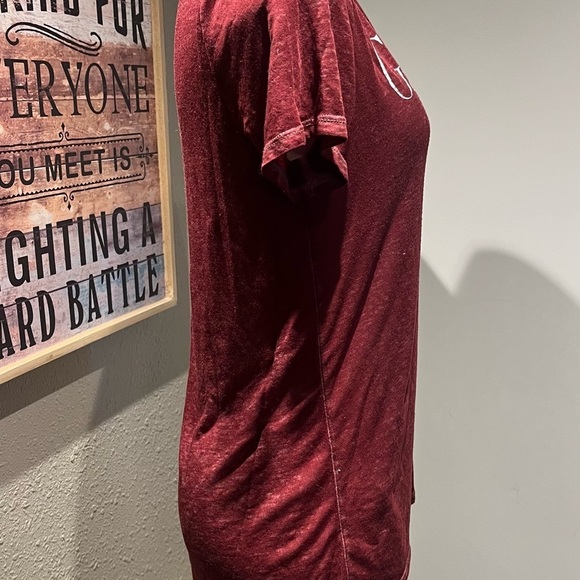 Red and White Fitted Short Sleeve Tee - Picture 9 of 11